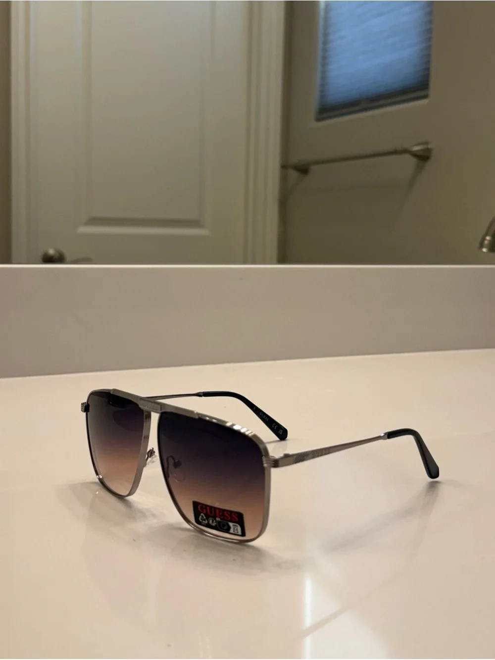 GUESS Aviator Sunglasses in GRADIENT Brown NWOT - Picture 5 of 13
